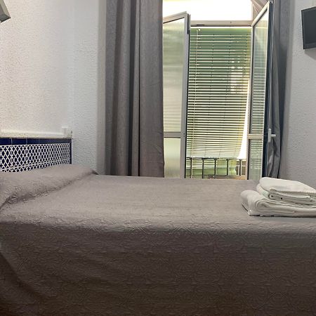Hostal Alcobia Sevilla Dış mekan fotoğraf