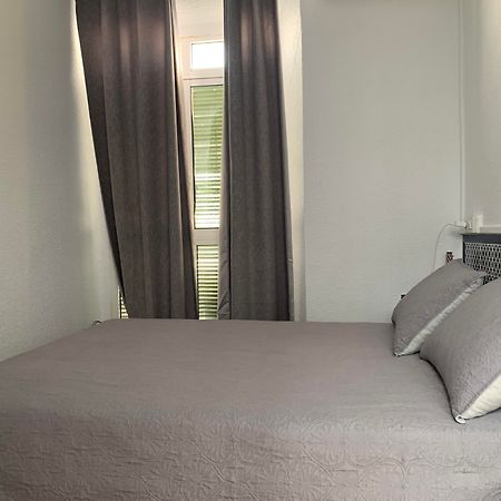 Hostal Alcobia Sevilla Dış mekan fotoğraf