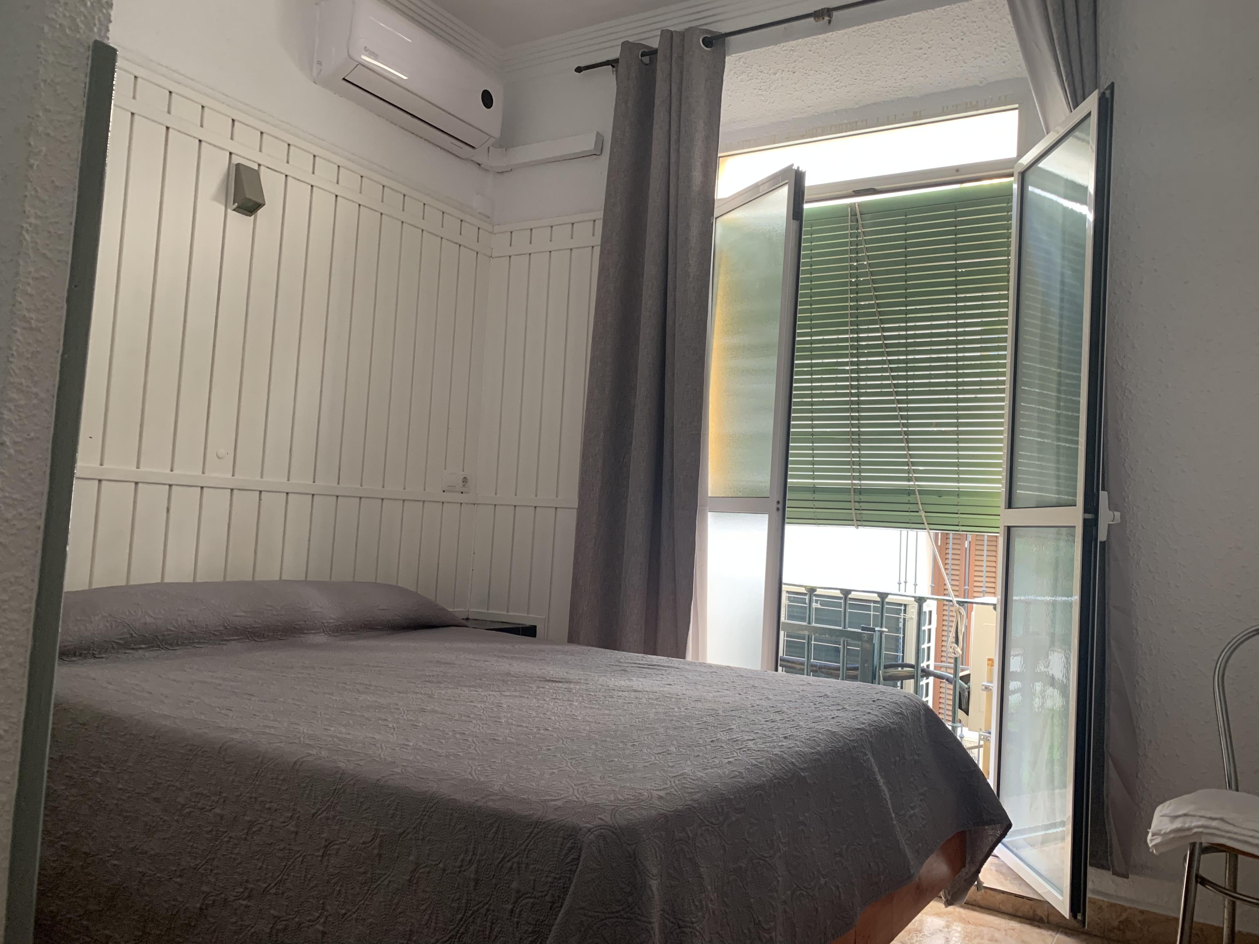 Hostal Alcobia Sevilla Dış mekan fotoğraf