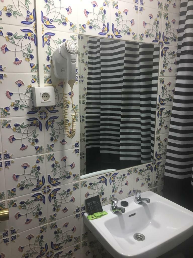 Hostal Alcobia Sevilla Dış mekan fotoğraf