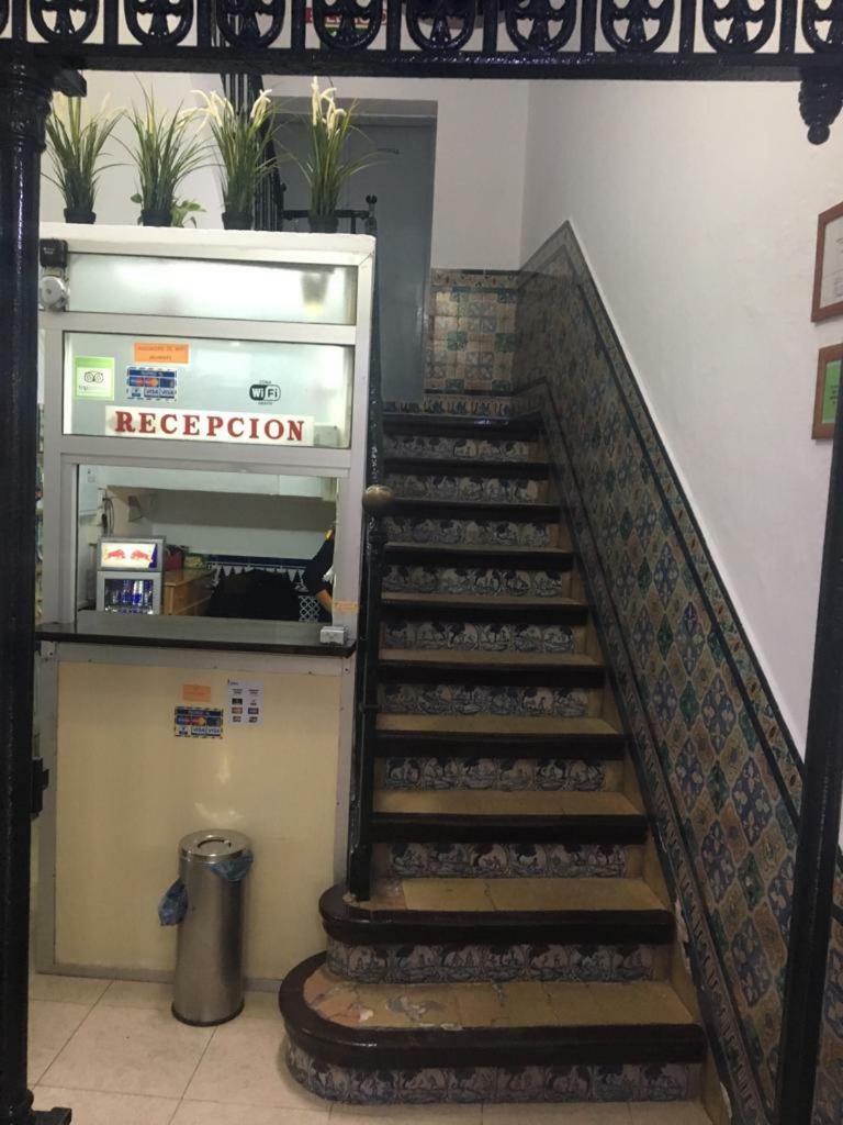 Hostal Alcobia Sevilla Dış mekan fotoğraf