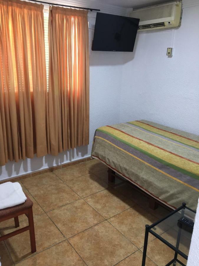 Hostal Alcobia Sevilla Dış mekan fotoğraf