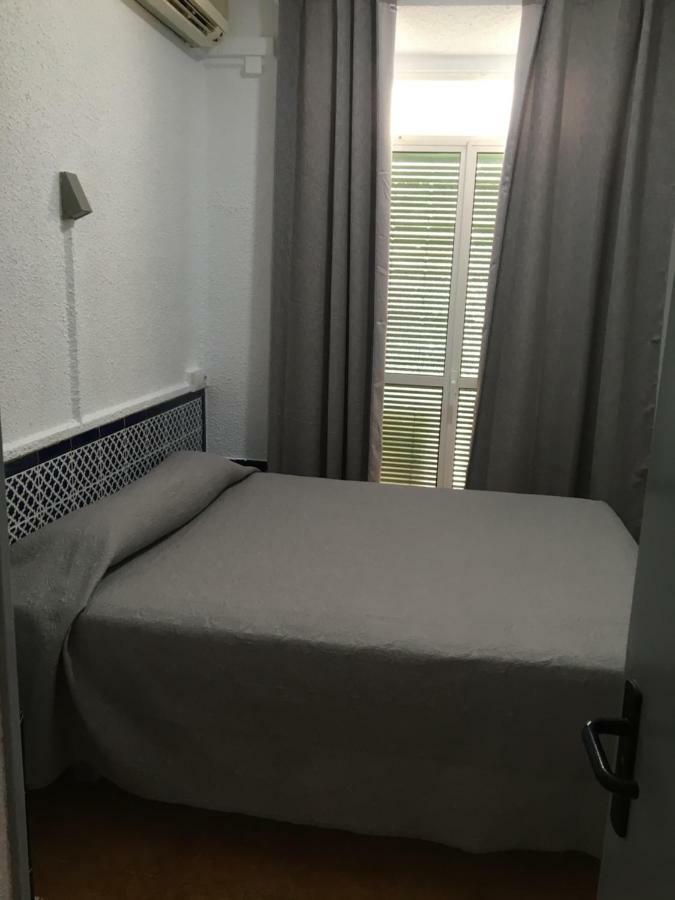Hostal Alcobia Sevilla Dış mekan fotoğraf