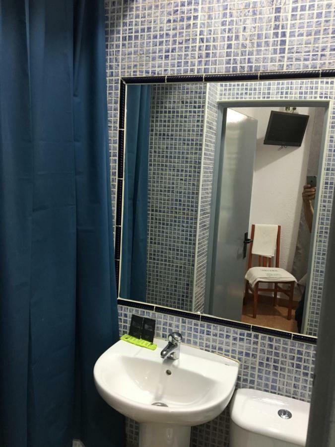 Hostal Alcobia Sevilla Dış mekan fotoğraf