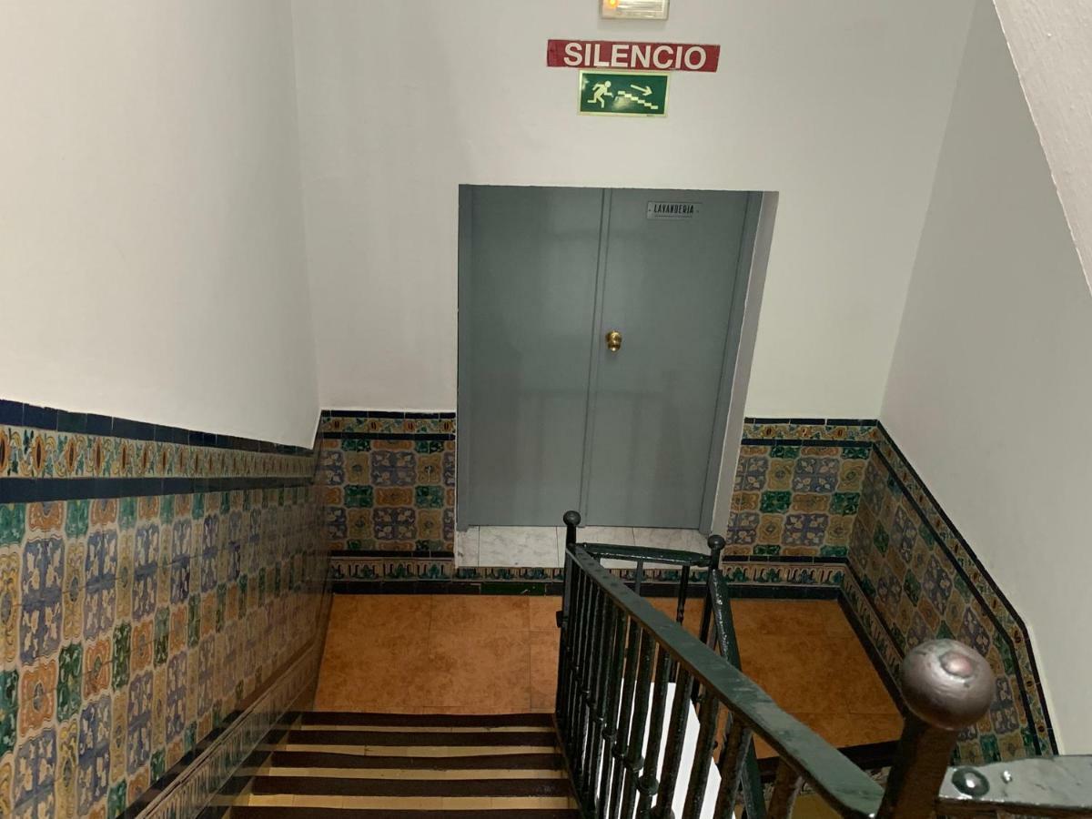 Hostal Alcobia Sevilla Dış mekan fotoğraf